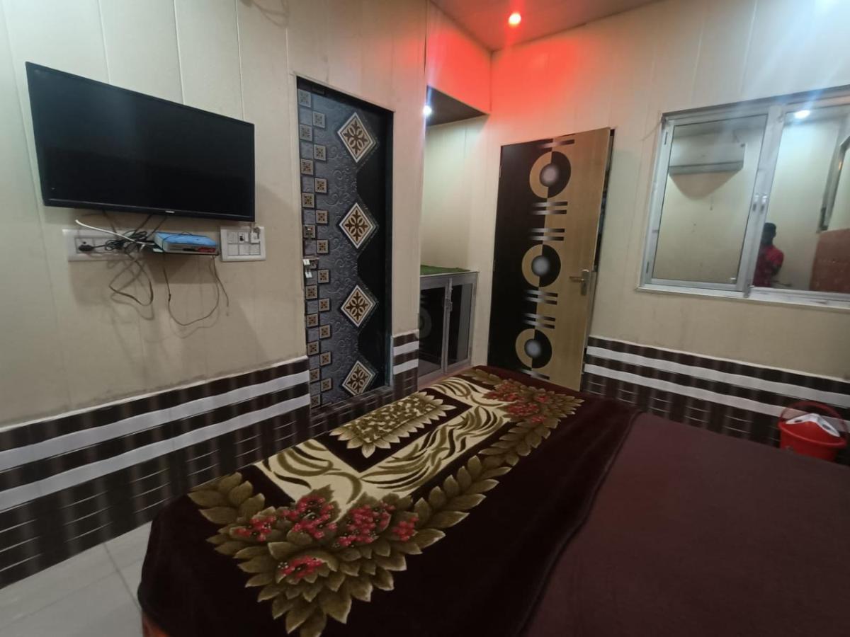 فندق Yamnotri Dham Vrindāvan المظهر الخارجي الصورة