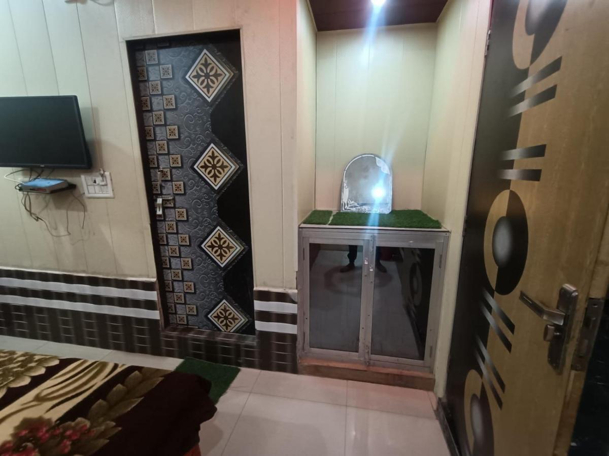 فندق Yamnotri Dham Vrindāvan المظهر الخارجي الصورة
