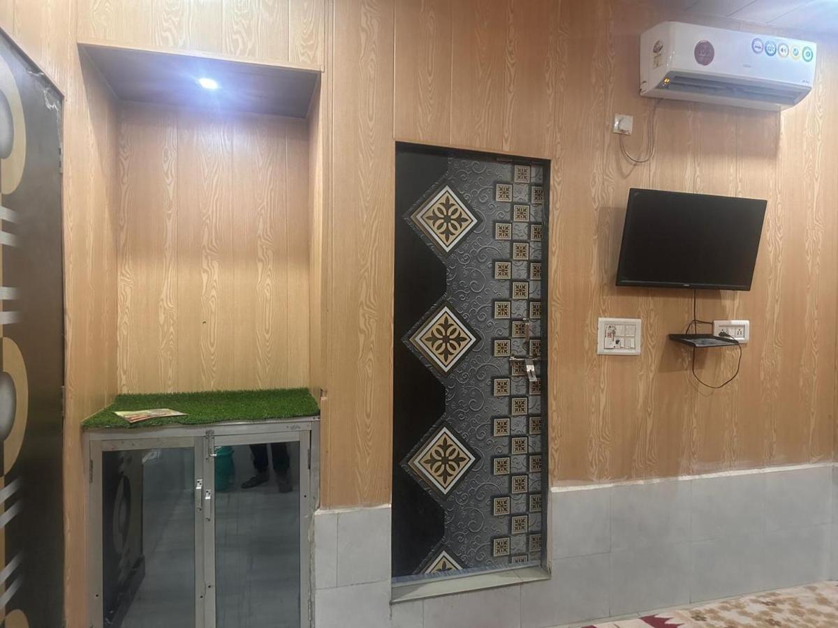 فندق Yamnotri Dham Vrindāvan المظهر الخارجي الصورة