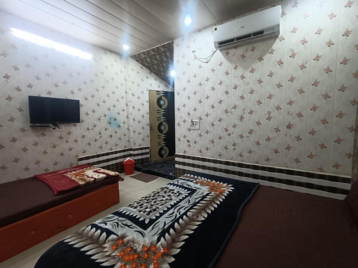 فندق Yamnotri Dham Vrindāvan المظهر الخارجي الصورة