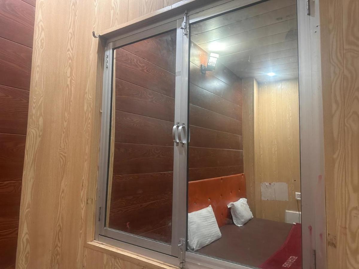 فندق Yamnotri Dham Vrindāvan المظهر الخارجي الصورة