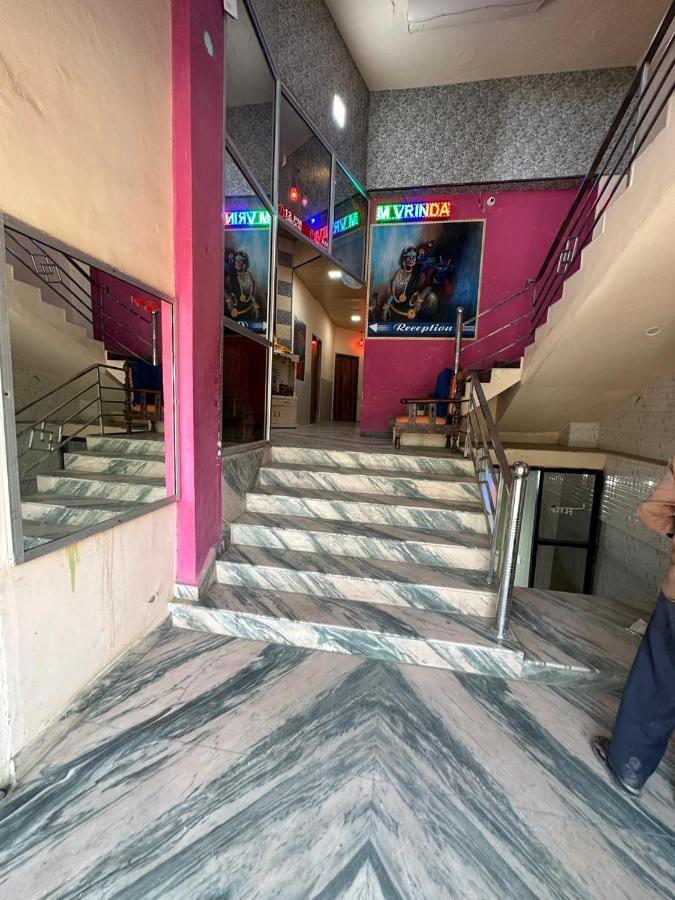 فندق Yamnotri Dham Vrindāvan المظهر الخارجي الصورة